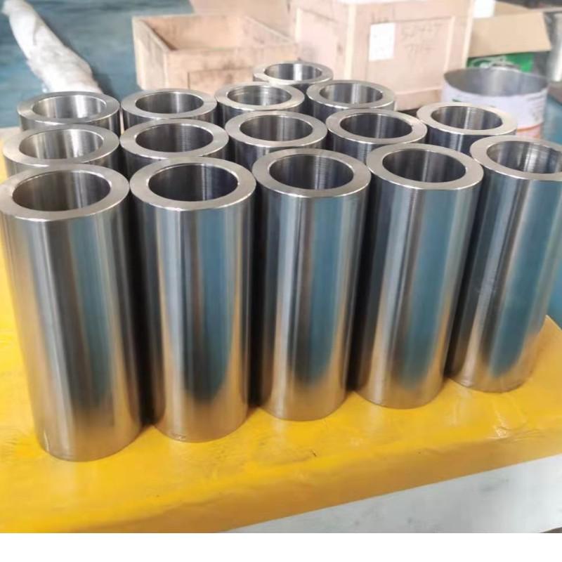 Propriedades termoelásticas e temperaturas c\'-solvus de superligas de base de Ni de cristal único (3)